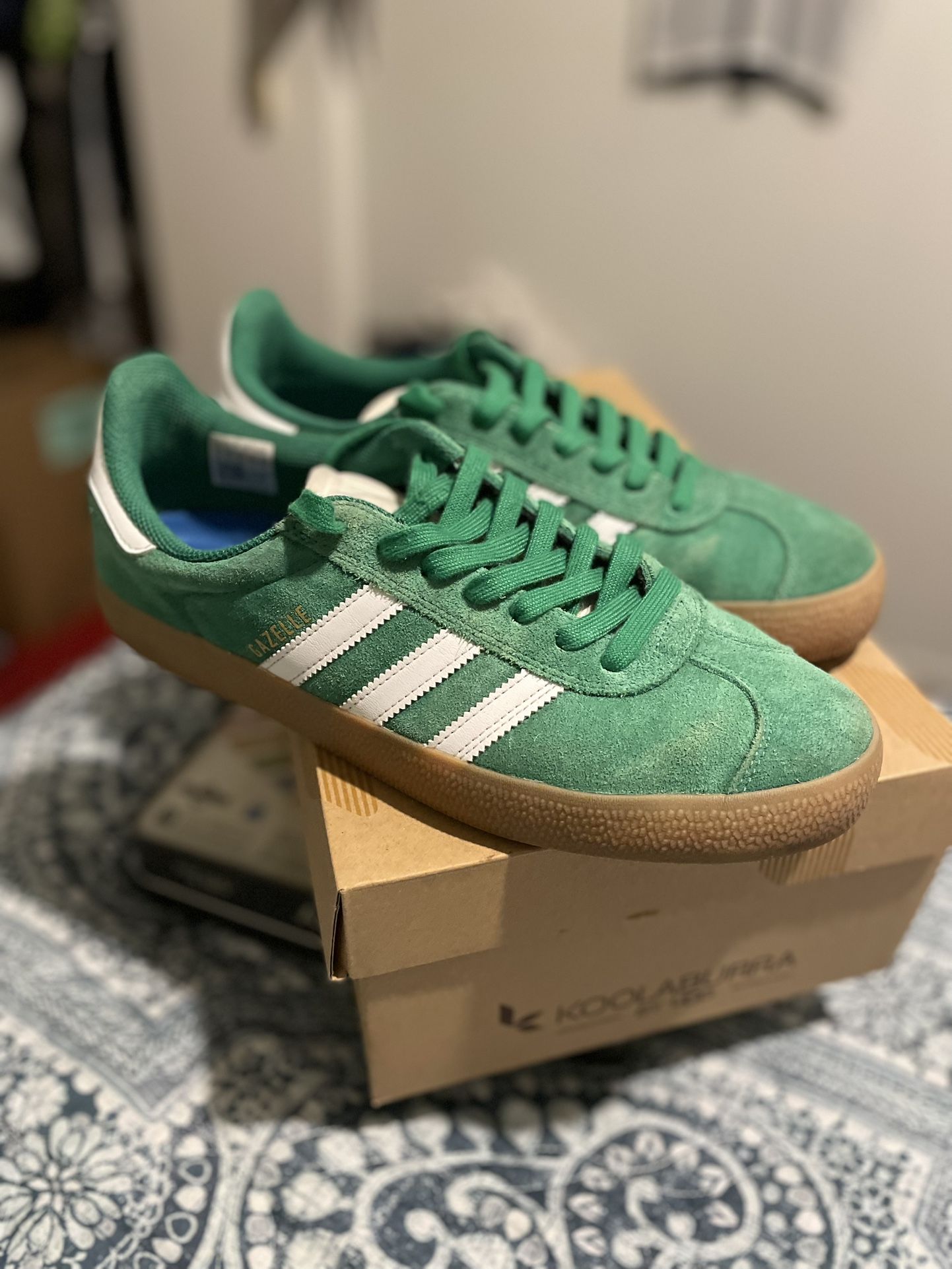adidas Gazelle Green and White / Size 11