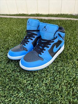 Air Jordan 1 mid university blue black