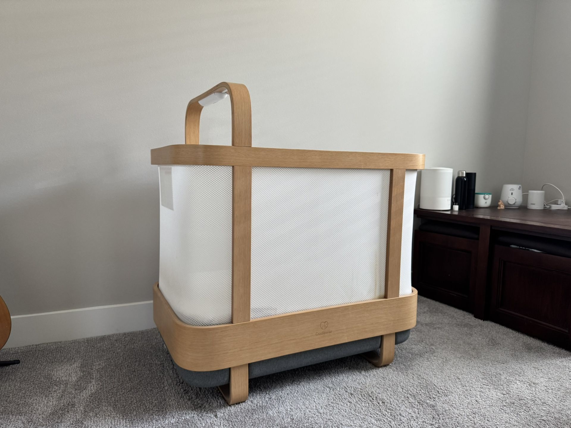 Cradlewise Crib with Smart Monitor & Bouncing
