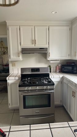 Frigidaire Stainless Steel Gas Range