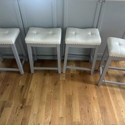 4 Barstools 