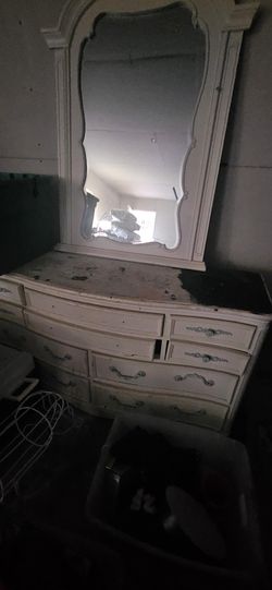 Vanity Dresser