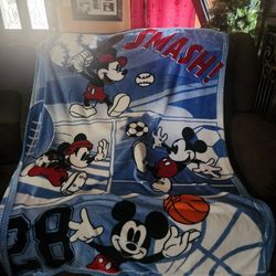 Mickey smash baseball fleece throw