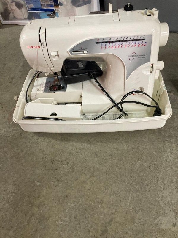 Singer Sewing Machine