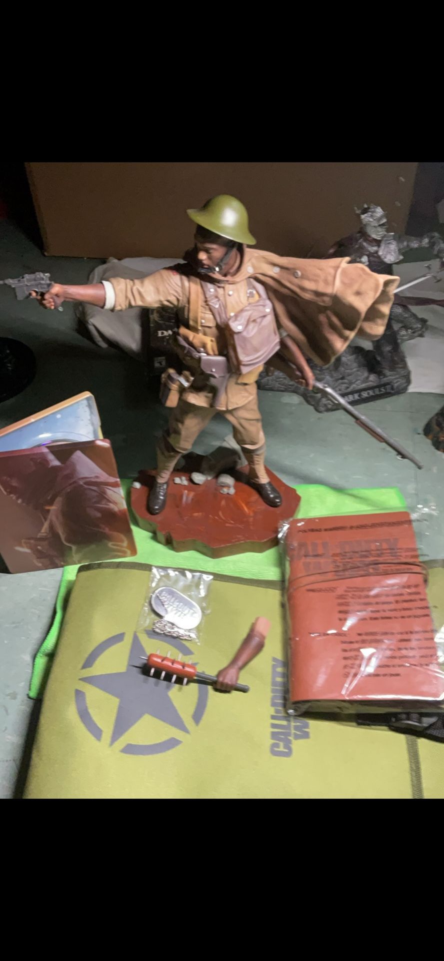 Battlefield One , Statue And Extras