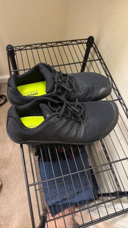 Men’s Inov8 Shoe Size 13W Black