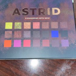 Eyeshadows With Mica From KB