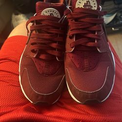 Red Nike Huarache