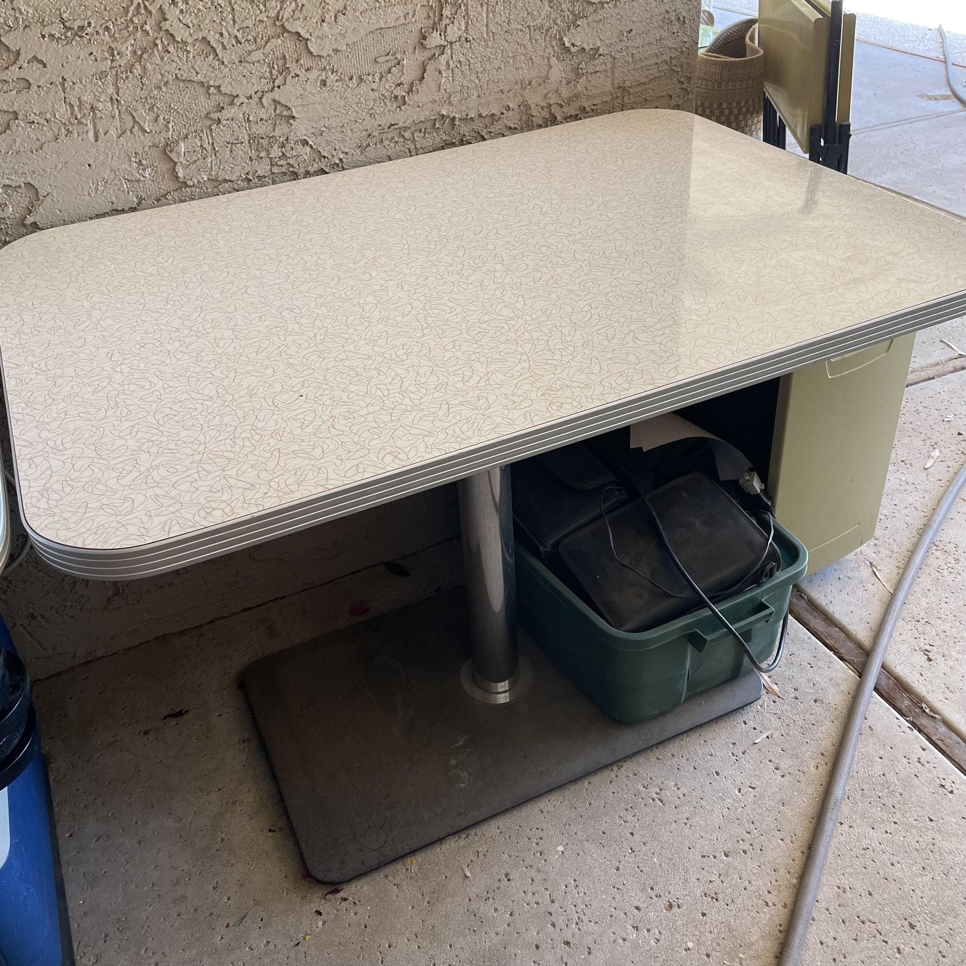 Kitchen / Dining / Game Table Boomerang Formica Top