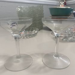 2 Elegant Vintage Glasses 
