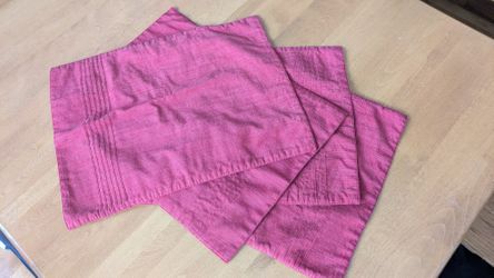 Set Of 4 Red Cloth Placemats 