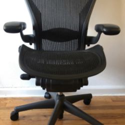 Size B Fully Loaded Herman Miller Aeron Ergonomic Office Chair