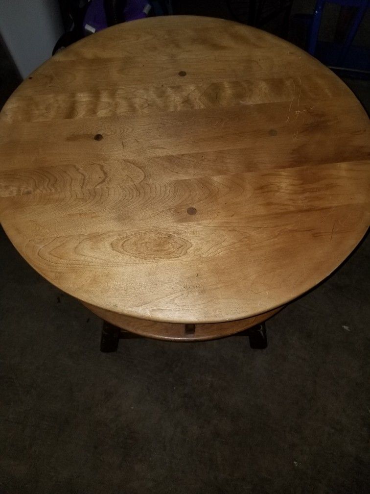 Old 2 tear vintage coffee table great condition