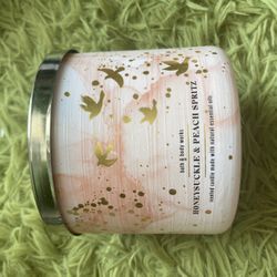 Honeysuckle & Peach Spritz Candle 