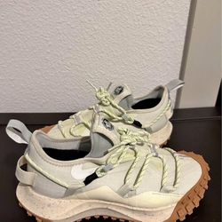Nike Hiking Shoes 