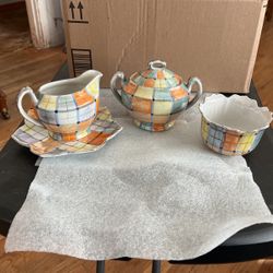 Gold Castle Creamer, Sugar And Bowl.         A-01