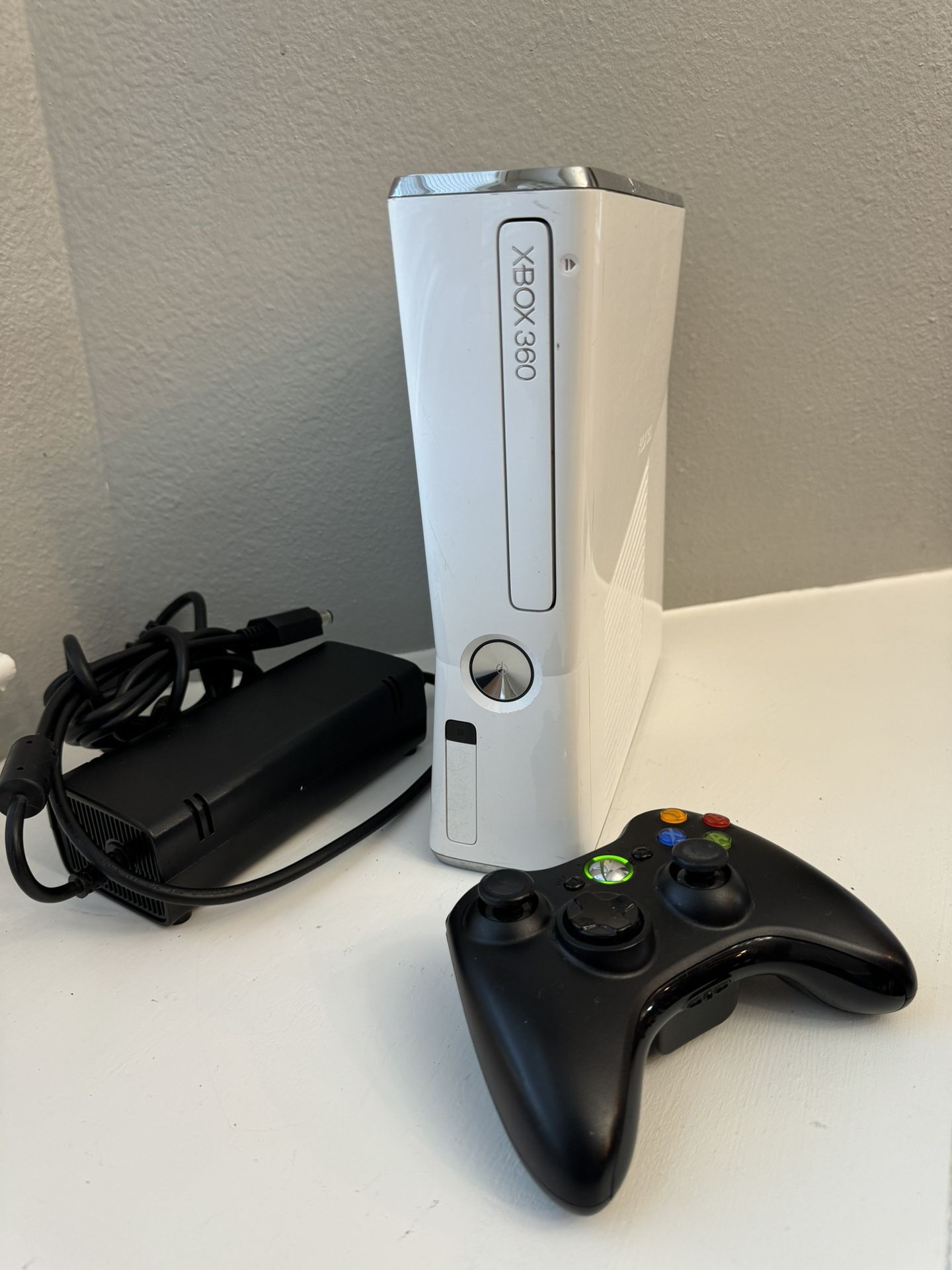 Xbox 360 Slim WHITE