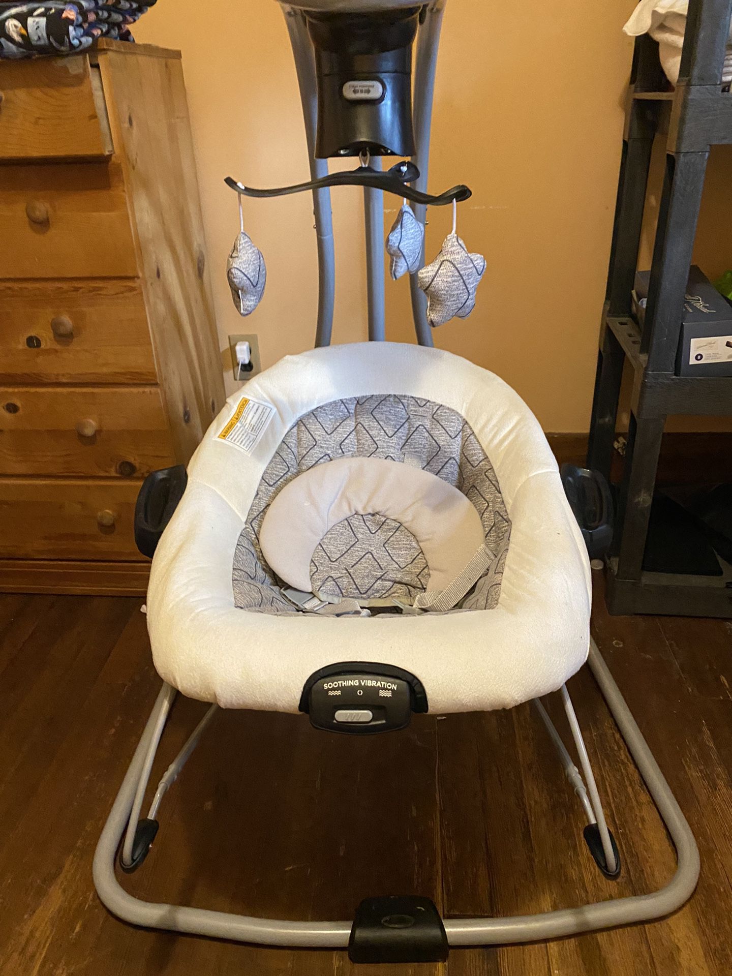 Graco DuetConnect LX Multi-Direction Baby Swing And bouncer
