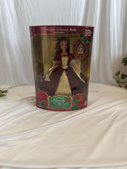 Disney Holiday Princess Belle – Beauty & the Beast Enchanted Christmas Doll