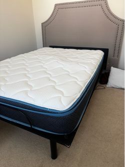 Full bed with electric adjustable Base