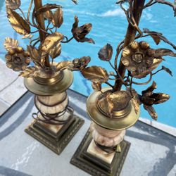 Pair of Beautiful Tole Florentine Gilt Floral Lamps with Onyx Base, Hollywood Regency Mid Century 