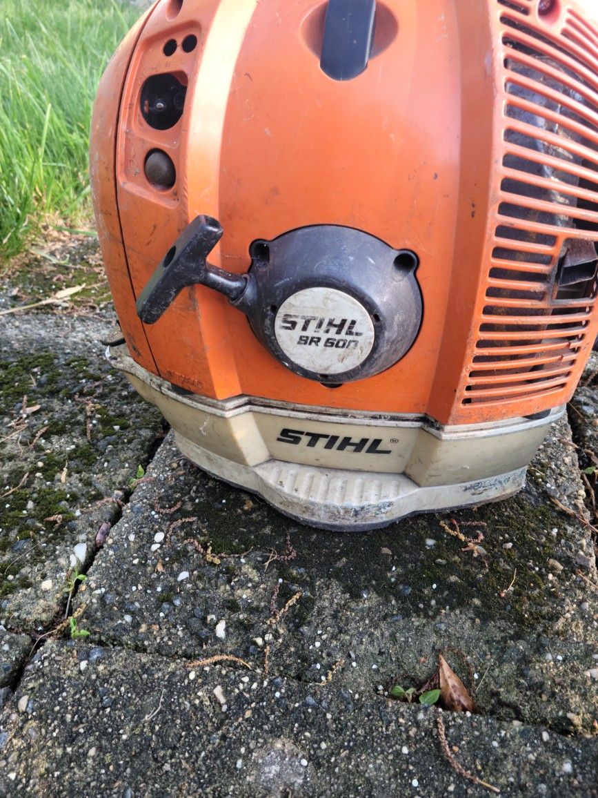 STIHL BR 600 238 mph 677 CFM Gas Backpack Leaf Blower /working Good