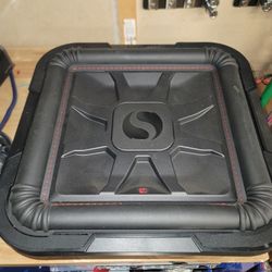 Kicker L712. Shallow Subwoofer