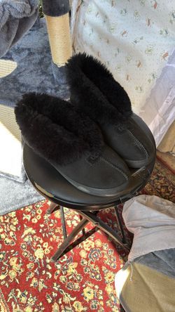 Adult Ugg Slipper 