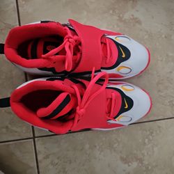 Nike Youth size 7