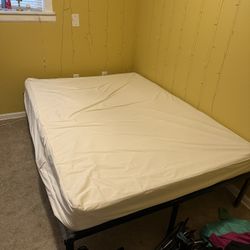 Full Size Bed With Bed Frame 