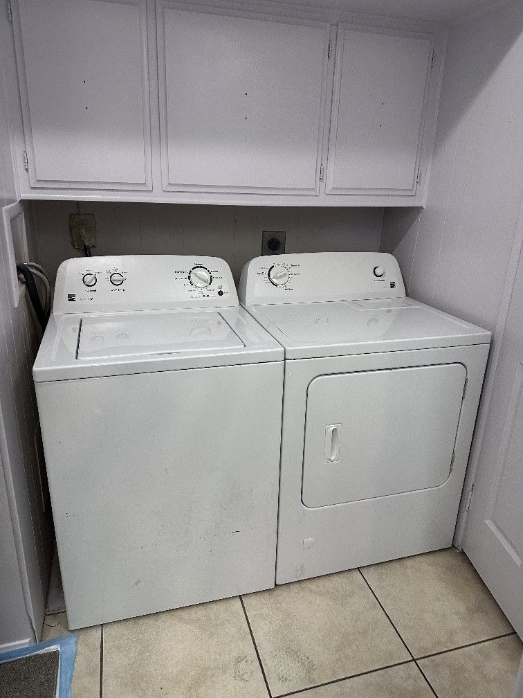 Kenmore Washer And Dryer (Gas)
