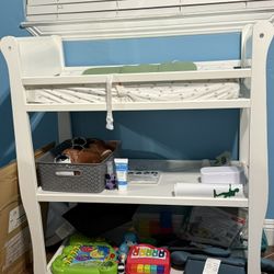 Graco Changing Table W/pad Included 