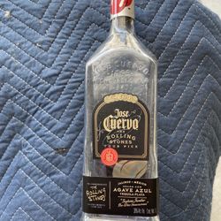 Jose Cuervo Blue Agave Tequila Bottle 2016 Rolling Stones Tour Pick Silver