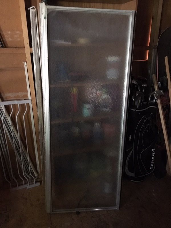 Free-Shower door