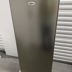 Koolatron Stainless Steel Compact Fridge with Freezer, 6.2 cu. ft.. (176L), Flat Back, Glass Shelves Q