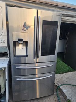 Samsung Family-Hub Refrigerator