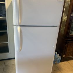 Refrigerator in good conditions