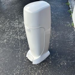 Diaper Genie Platinum Diaper Pail Gift Set | Hands-Free Odor Control with Foot Pedal | Stainless Steel Baby Diaper Pail | Includes 2 Easy Roll Refills