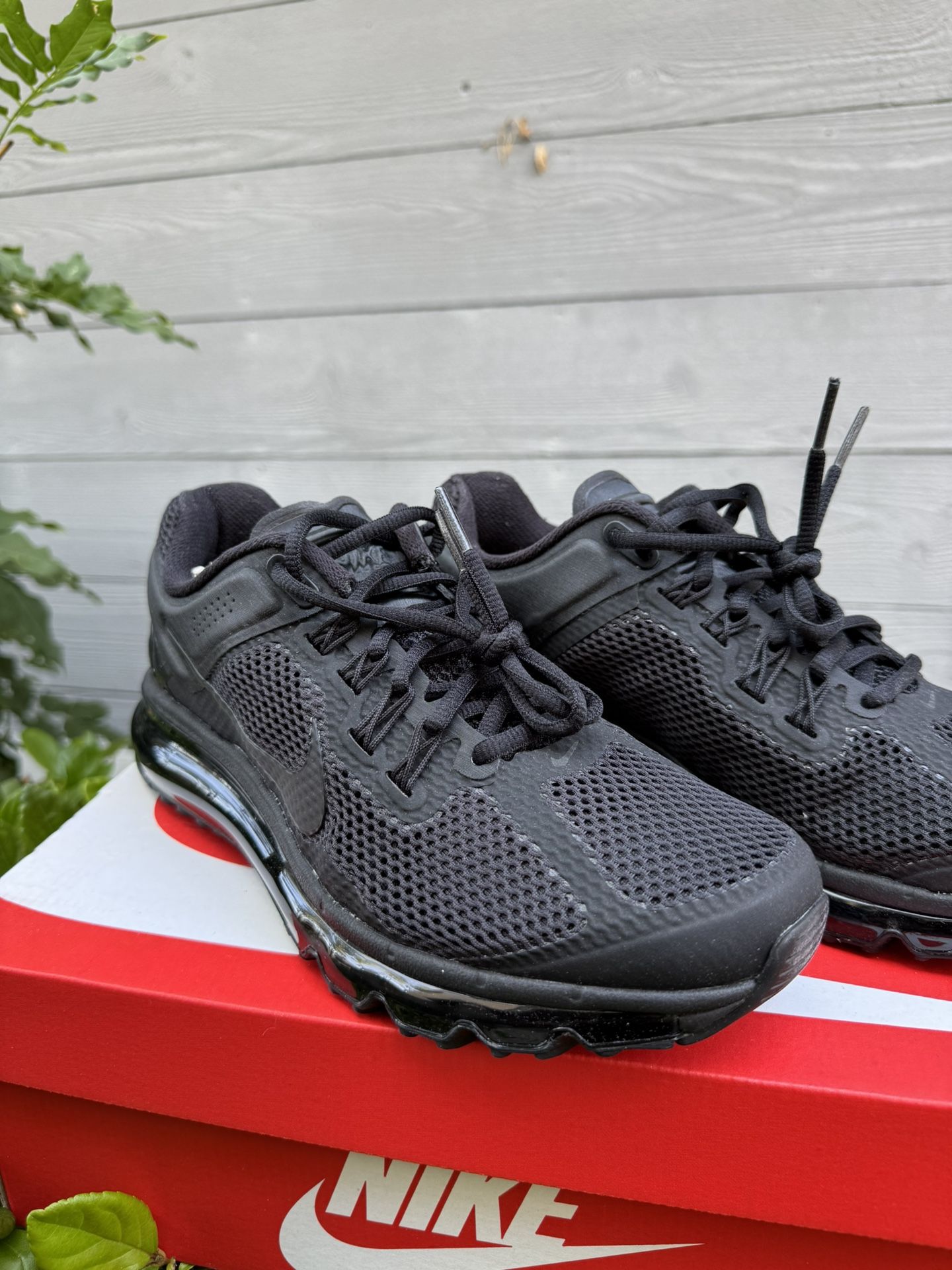 Nike Air Max 2013 Black Brand New Men 8/ Women 9.5
