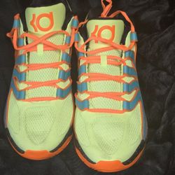 Lightweight BASKETBALL SHOES