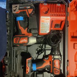  MILWAUKEE TOOL SET – $135 FIRM JUEGO DE HERRAMIENTAS MILWAUKEE