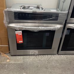 LG 4.7 Cu Ft Single Built In Wall Oven  30” Stainless Steel New