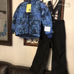 KIDS SNOW PANTS JACKETS AND BOOTS NEW ASKING 25 EACH  ITEM  CASH ONLY AVE 