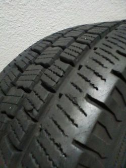 Used Car Tire with Tread