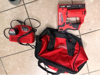 Milwaukee 3/8 staple gun with m12 battery and charger