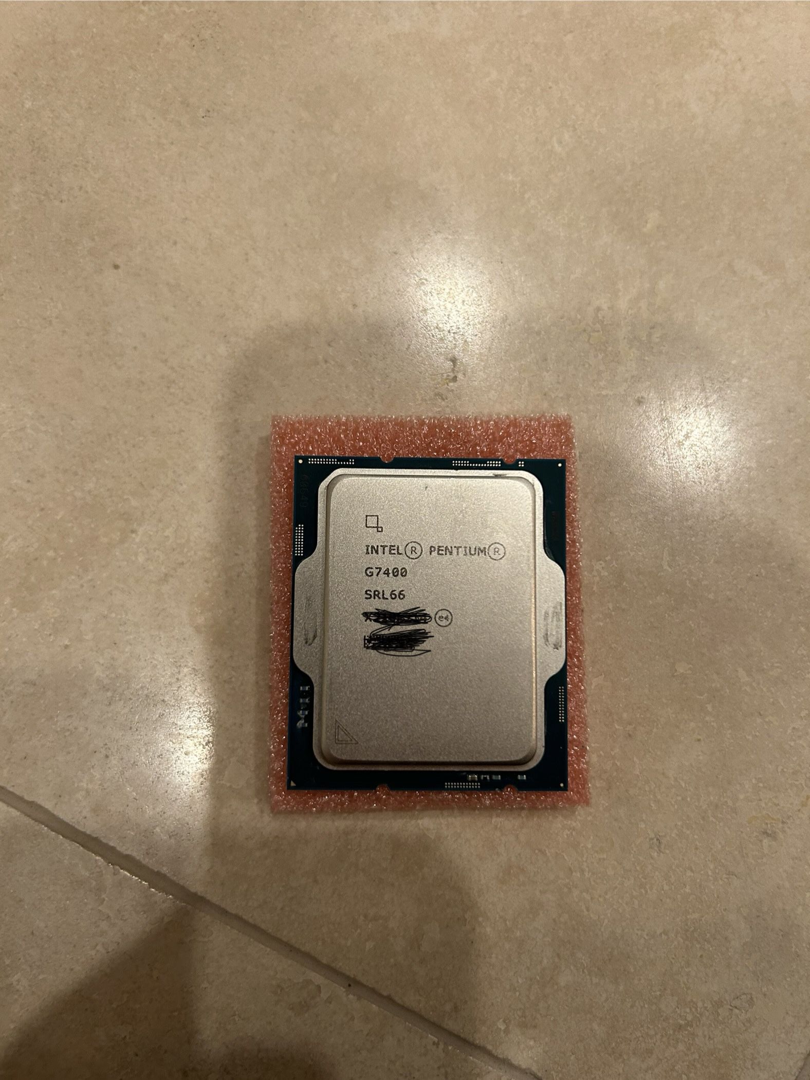 Intel® Pentium Gold G7400 Processor LGA 1700 with iGPU 
