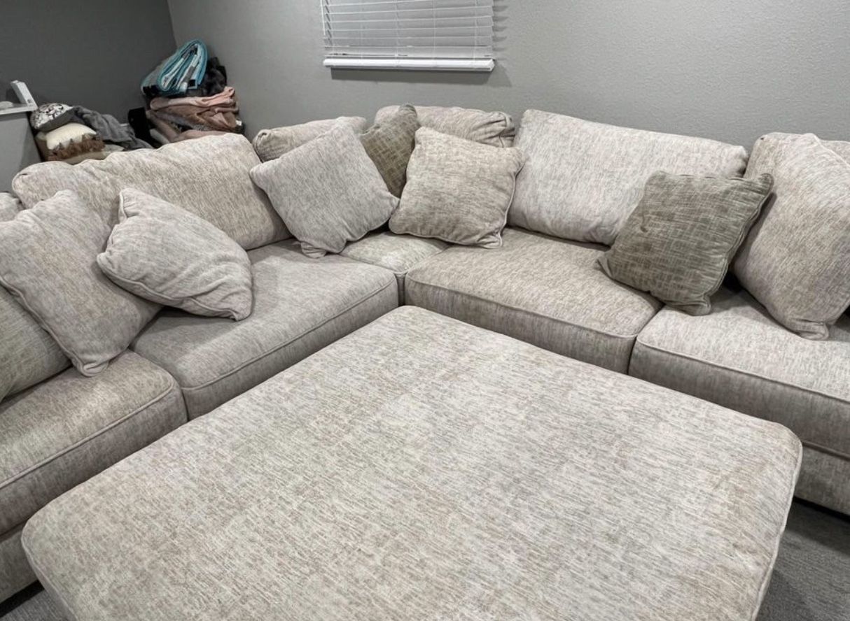 Sectional Couch for Sale in Chicago, IL OfferUp