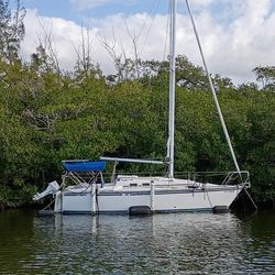 27' 1987 hunter sailboat (contact info removed) text