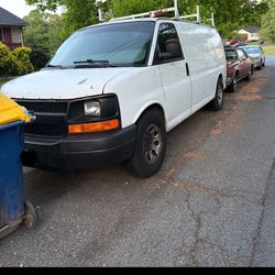 2009 Chevrolet Express Cargo Van