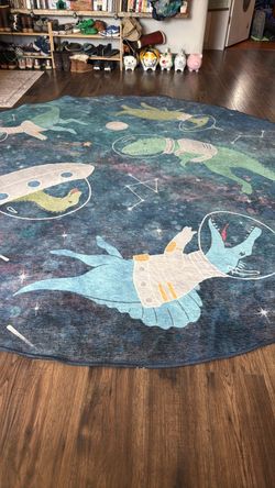 8ft round Ruggable washable rug